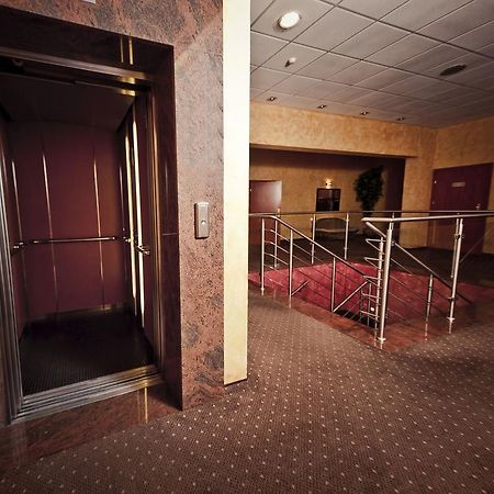 Hotel Wityng Ślesin Eksteriør billede