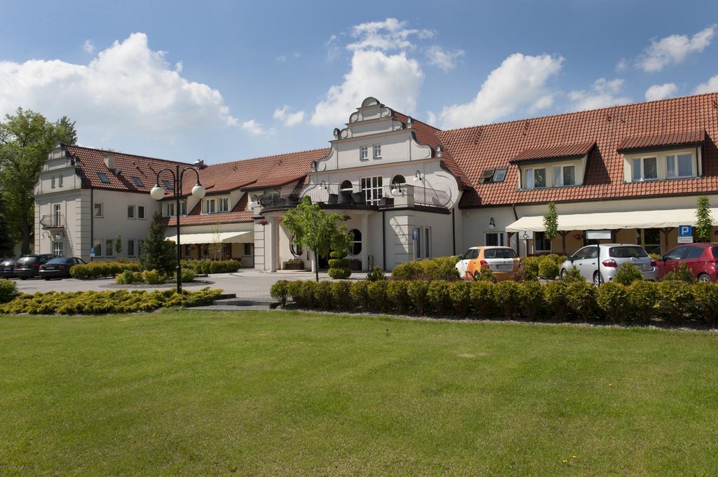 Hotel Wityng Ślesin Eksteriør billede