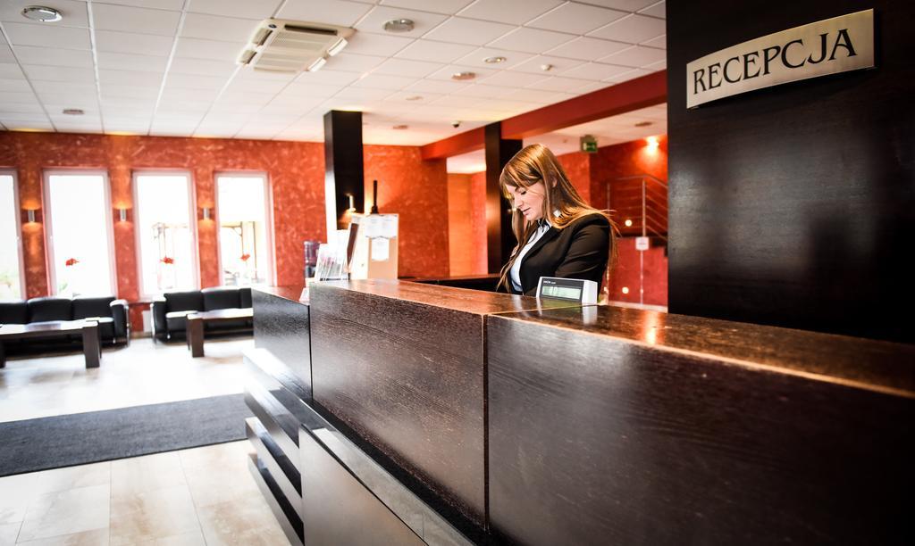 Hotel Wityng Ślesin Eksteriør billede